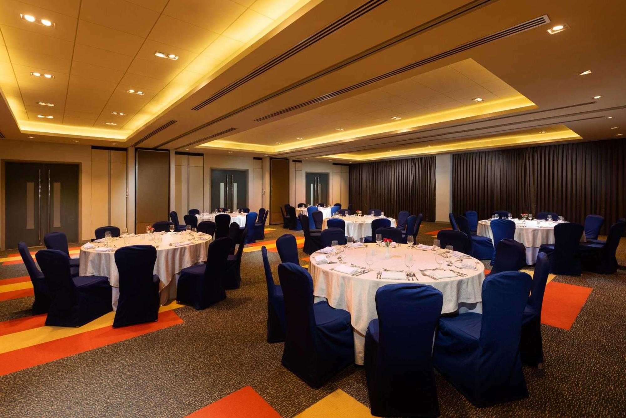 Hotel Park By Radisson Clark 4*