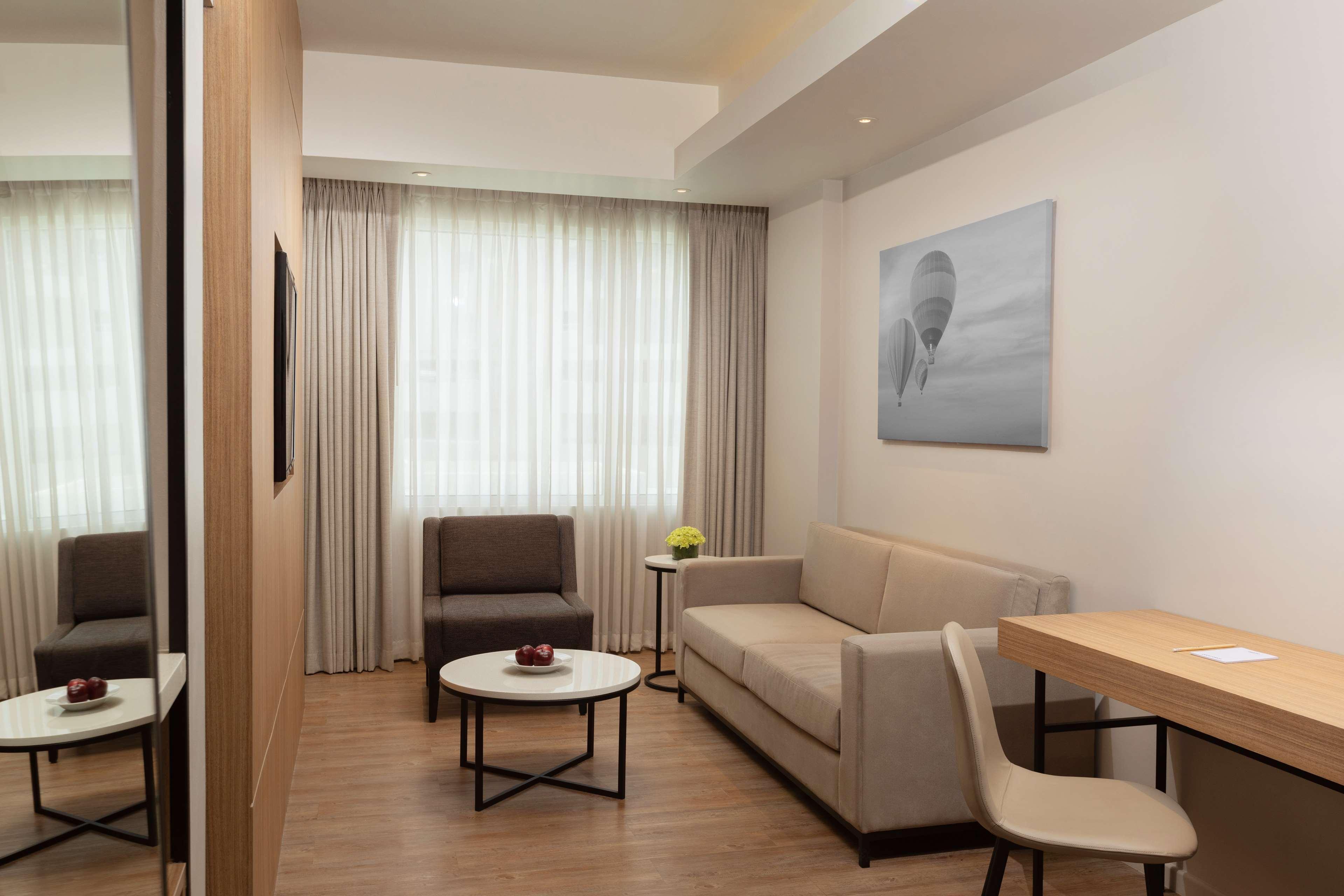 Hotel Park By Radisson Clark Angeles
