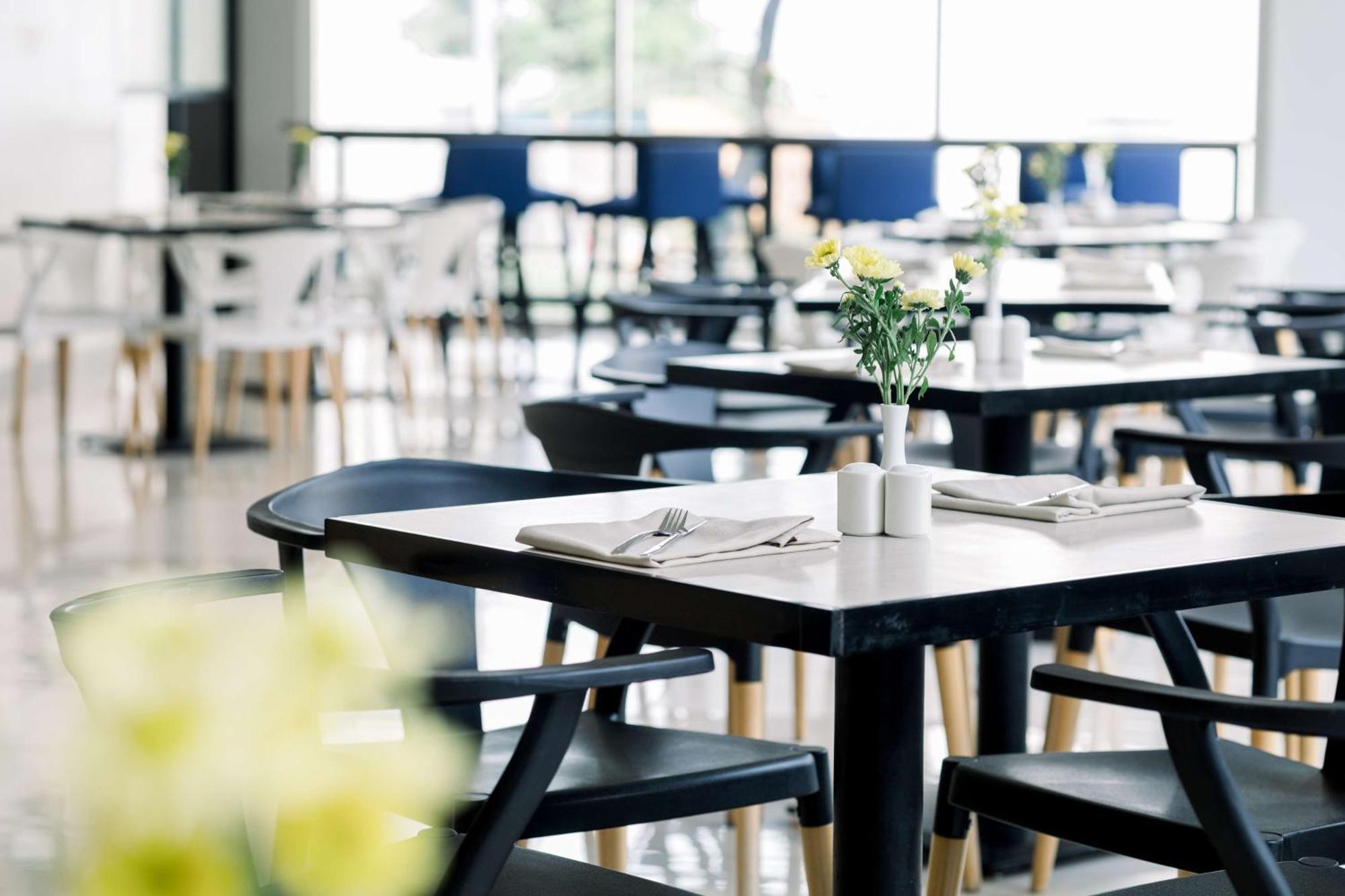 Hotel Park By Radisson Clark 4*