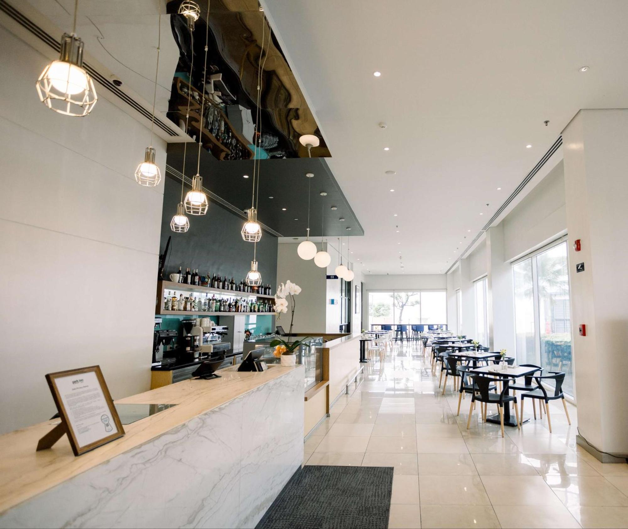 Hotel Park By Radisson Clark Angeles